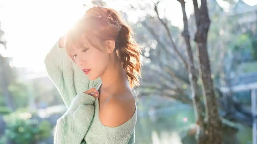 2020-06-16上传元气壁纸平台,文艺 美女壁纸【334】壁纸是一款电脑