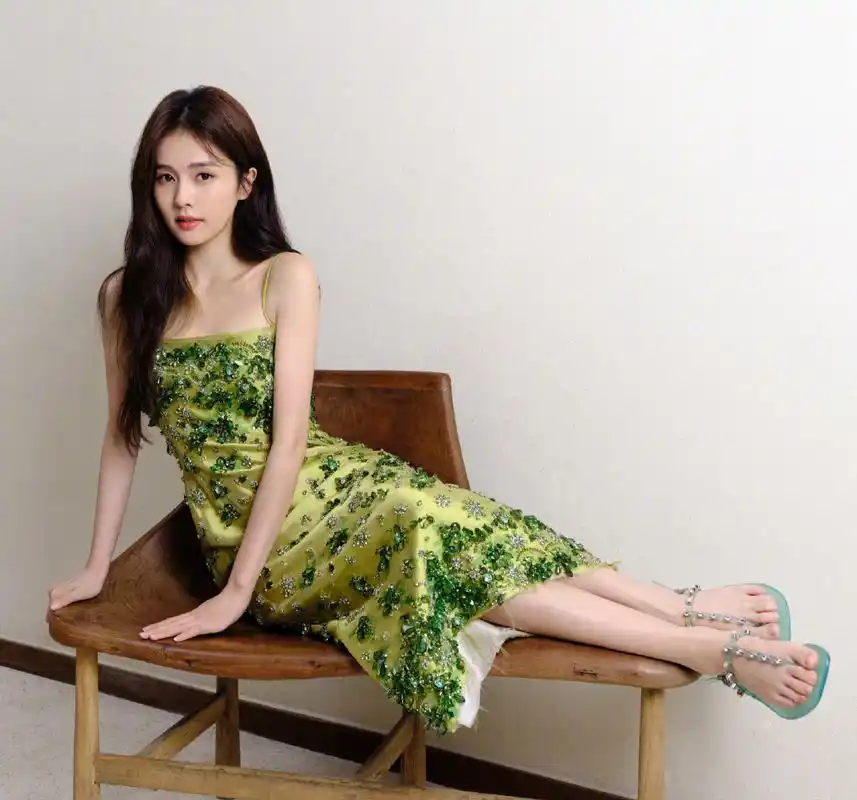 看了白鹿的脚之后:原来能打败白鹿"脸"的只能是白鹿的"脚"!