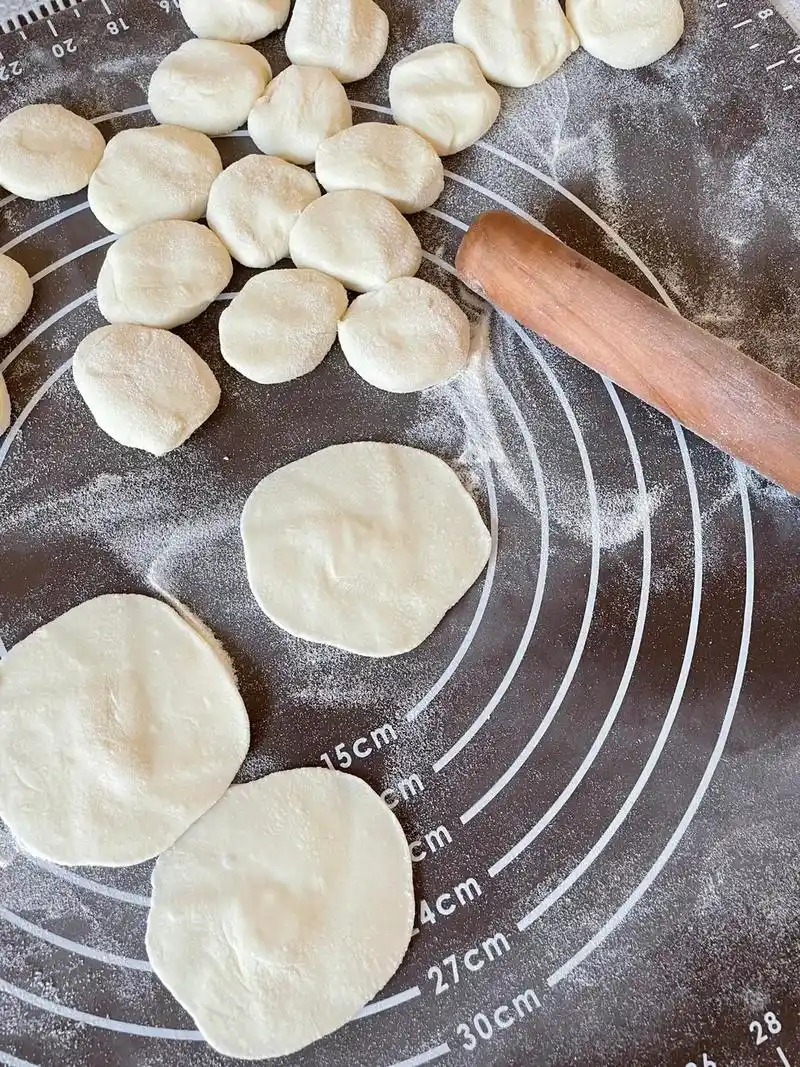 动手自己做美食 #手工饺子 两次揉面终于包出我想要的饺子模 - 抖音