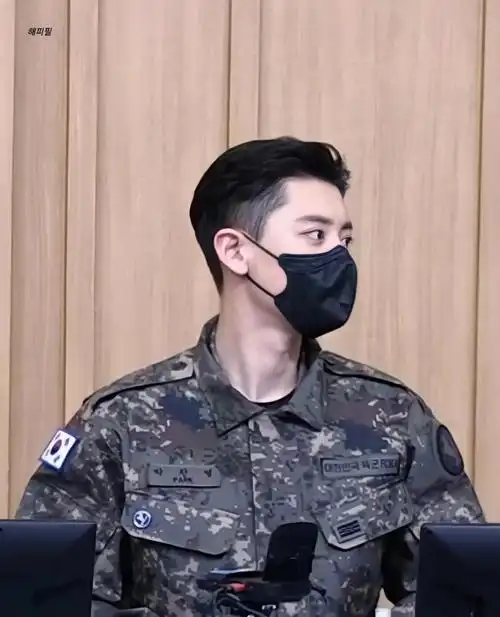 之后真的越来越年轻了果然有规律的生活可以让人更加容光焕发#朴灿烈