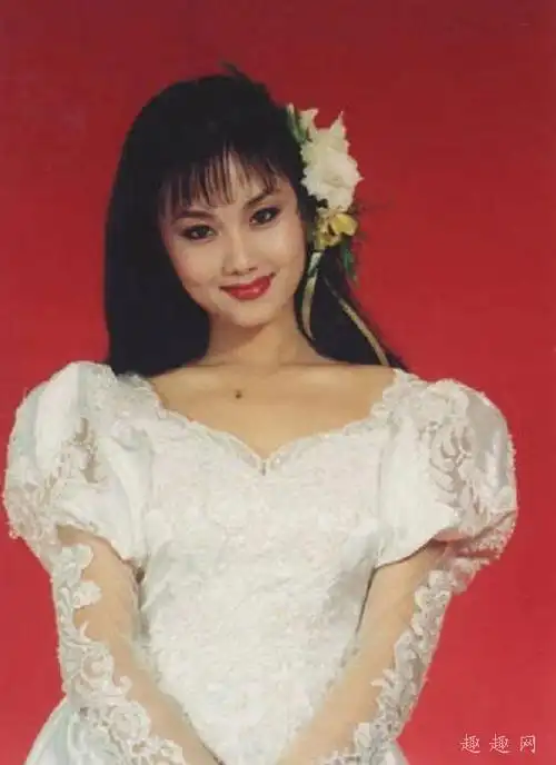 李颖,中国内地女演员,身高170cm,1966年4月15日出生于上海,毕业于上海