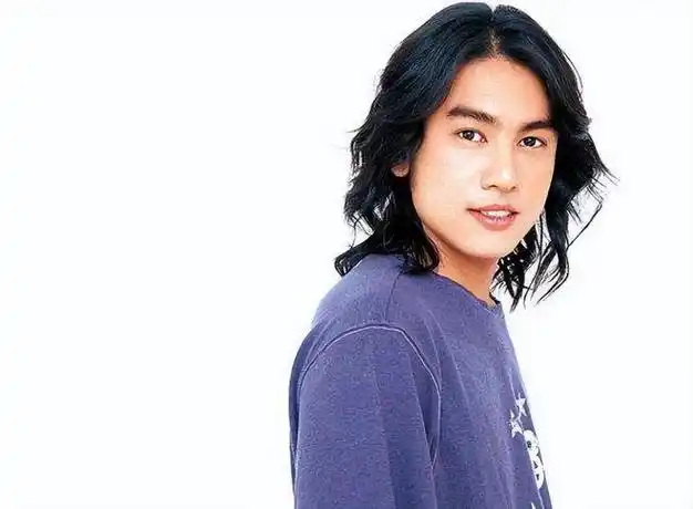 取艺名不足为奇这15位明星连姓都换了女主持对不起老爸