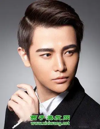 男士三七分斜背头发型 公子哥派头尽显_男生发型_西子美发网