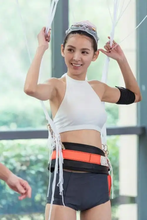 骨感女神张予曦泳装写真震撼来袭这身高和体重相当具有统治力