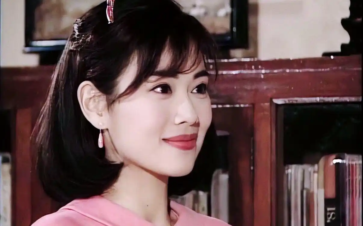 【陈松伶】谁没年轻过,谁年轻时还不是个美女