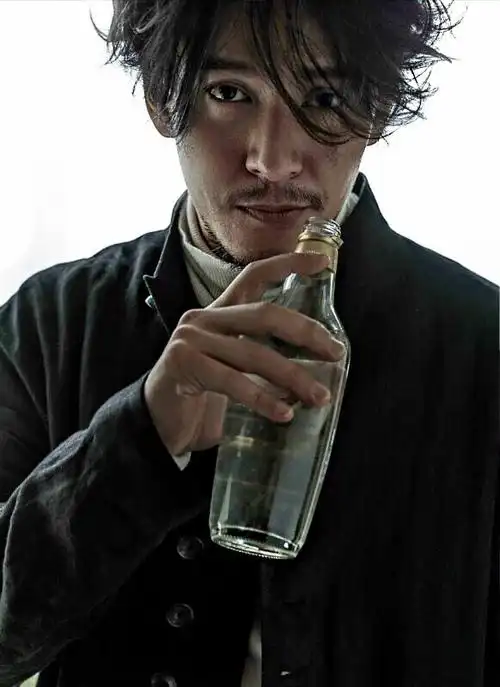 张震.时尚先生拍摄图修图9p.