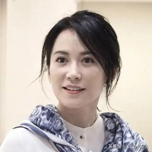 当然最令人佩服的是俞飞鸿清醒的人生态度,每每被问到婚姻和感情问题