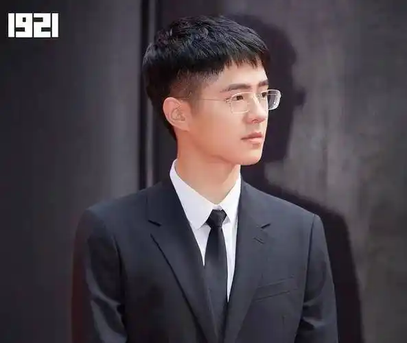 知名编剧点评《1921》,依赖流量明星会失败,电影界需要反思_王俊凯