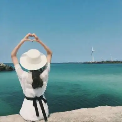海边背影女头 高清好看的唯美海边背影女头像图片_女生头像_美头网