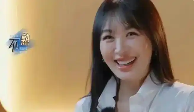 看了李菲儿的旧照,才懂黄晓明为啥会沦陷,"清新天使"名副其实