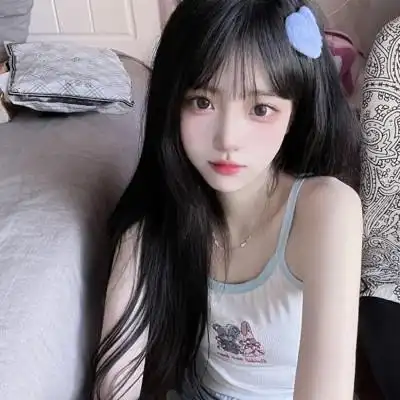 皮肤超白的女生头像