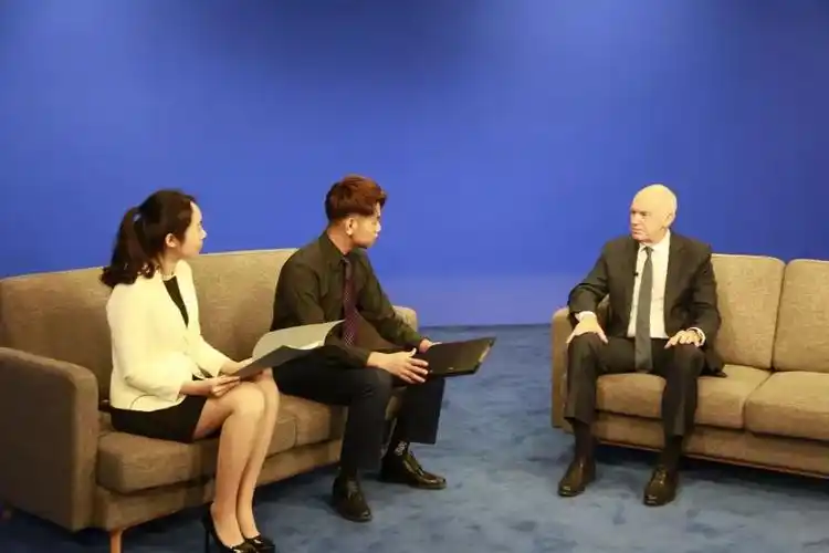 人生的第一次采访——我与希腊前总理乔治·帕潘德里欧阁下的对话