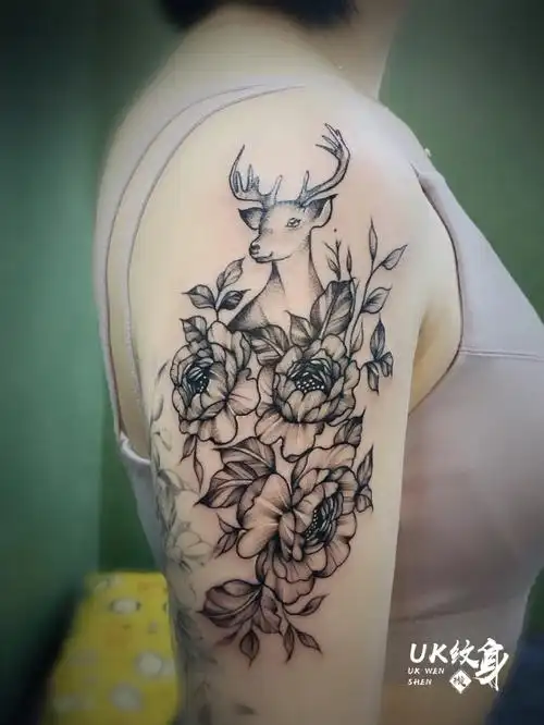 大臂纹身素花纹身鹿纹身