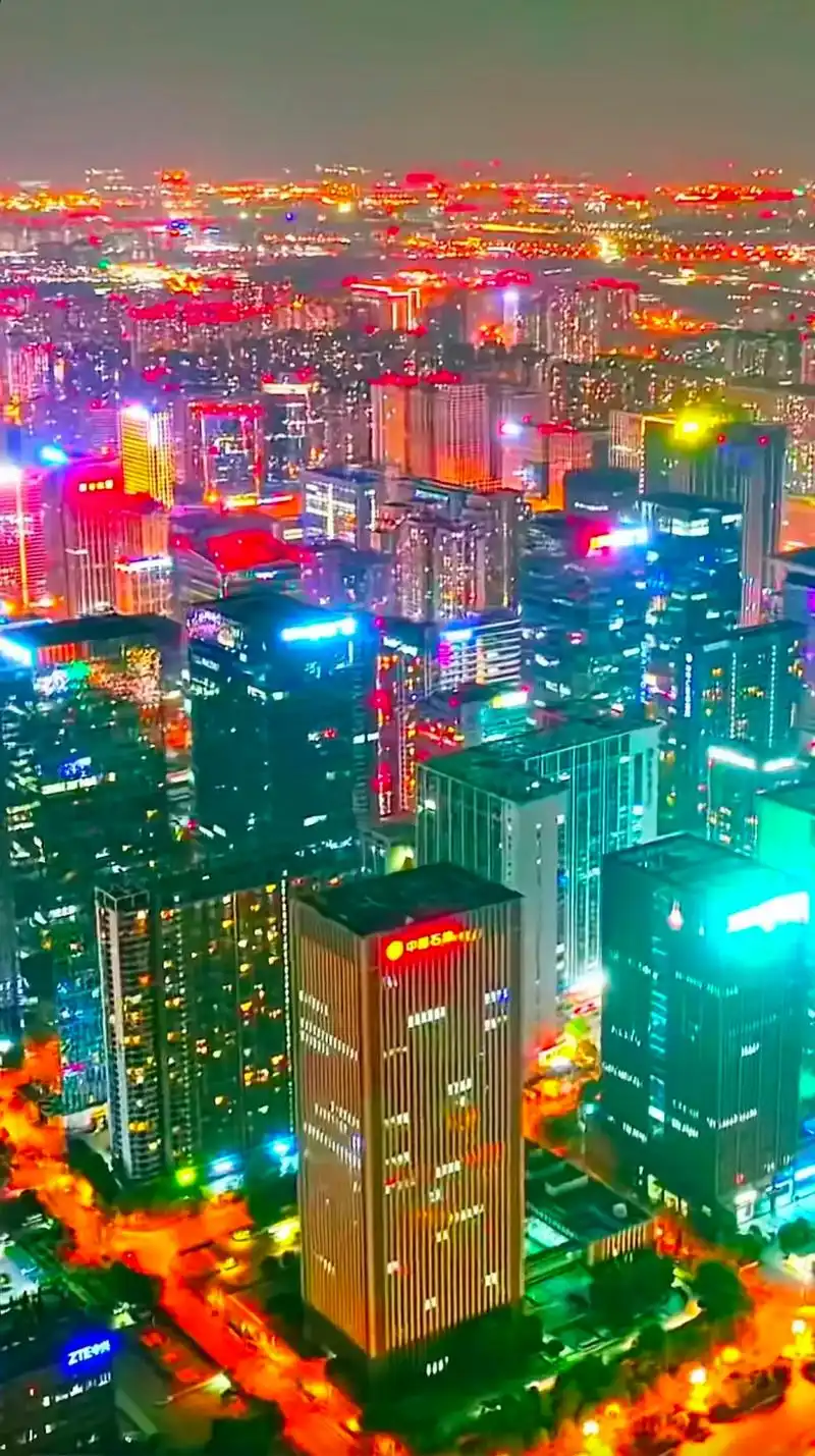 城市的夜晚霓虹更璀璨 ,万家灯火人间星河 ,美丽夜景太迷人 - 抖音