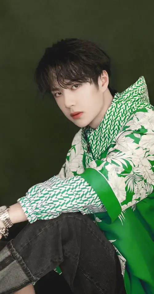 王一博的奶膘走出国门