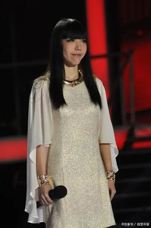 吴莫愁——一个充满个性的"烟嗓女生"