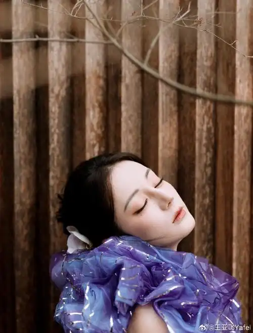 在春城给#迪丽热巴#化春天妆  化妆:王亚飞@-wowstudio-  #迪丽热巴