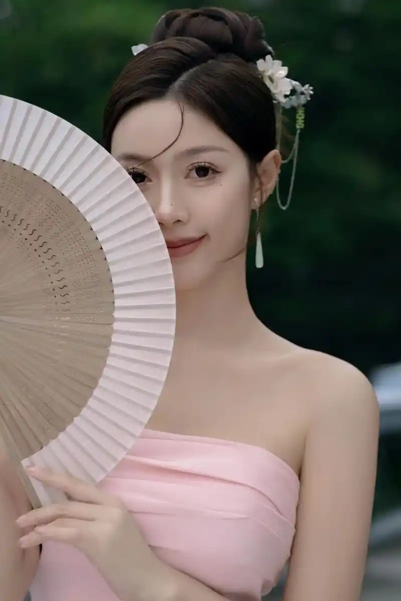 超凡脱俗的新中式婚纱照太美了!厦门婚纱摄.高级   /    - 抖音