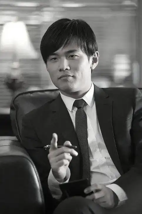 说知名歌手周杰伦"出轨"了某航空公司的空姐"阮芳婷",不仅仅已经给