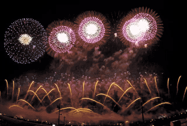 每一场花火大会里都藏着他们的青春