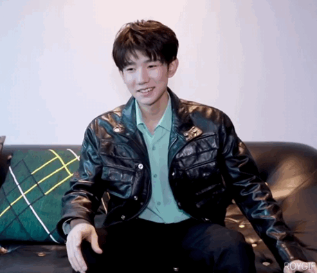 花式比心九连杀王源温柔攻势来袭