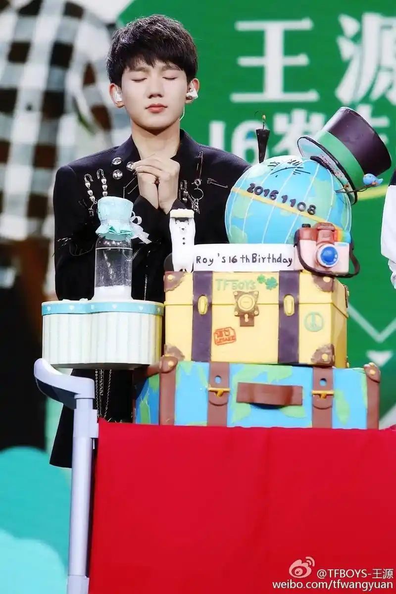 [王源][新闻]201011 王源粉丝生日公益应援小合集 紧跟偶像的脚步前行