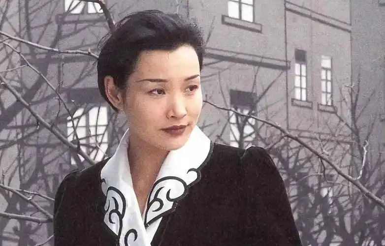 为什么说他没有良心?01荣耀体验今天要说的这位女演员叫陈冲.