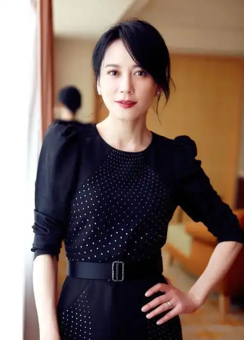 回顾演员俞飞鸿长得漂亮戏也好为人低调不张扬追求平淡生活