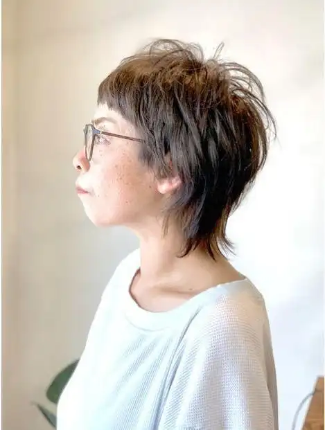 女士短发不论怎么剪,最百变时尚还是纹理烫,蓬松自然不夸张|发型|烫发