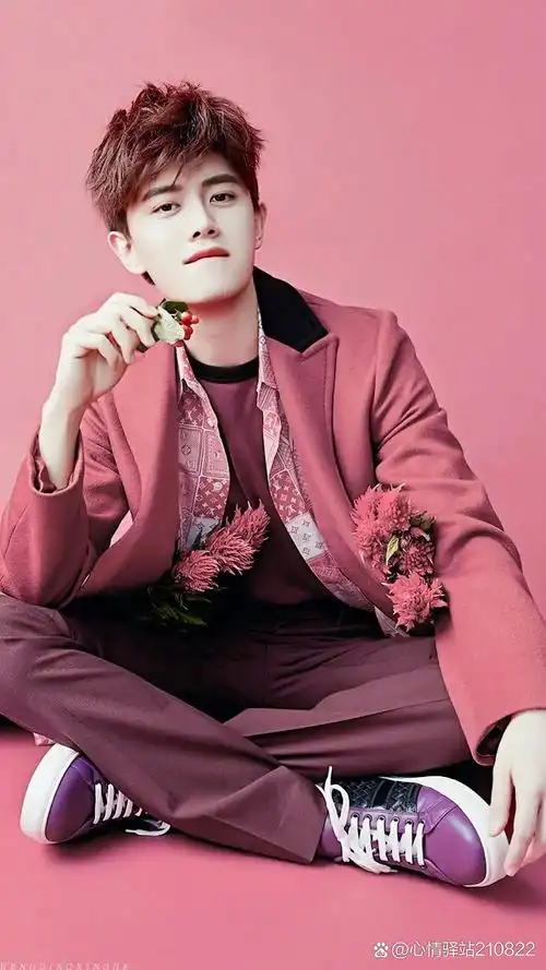 真帅气啊! 演技也是杠杠哒! 就喜欢任嘉伦的电视剧, 大家说是不是?