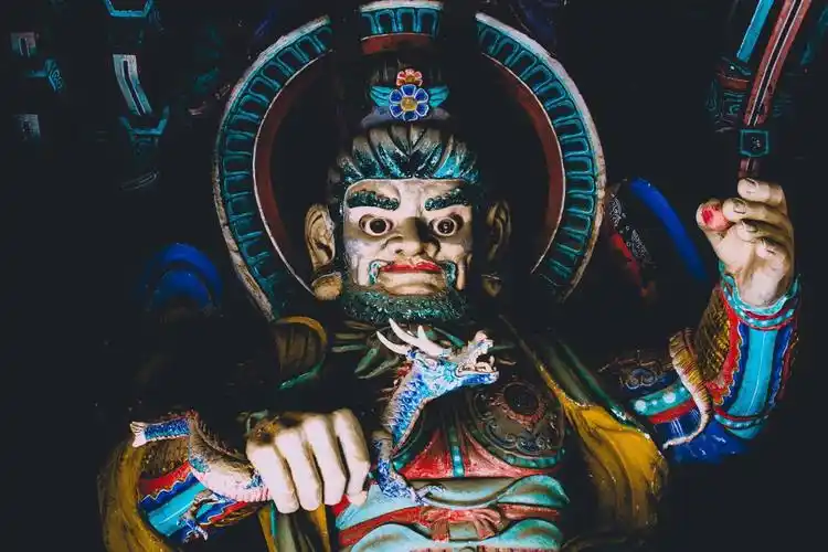 四大天王佛像雕像5k壁纸