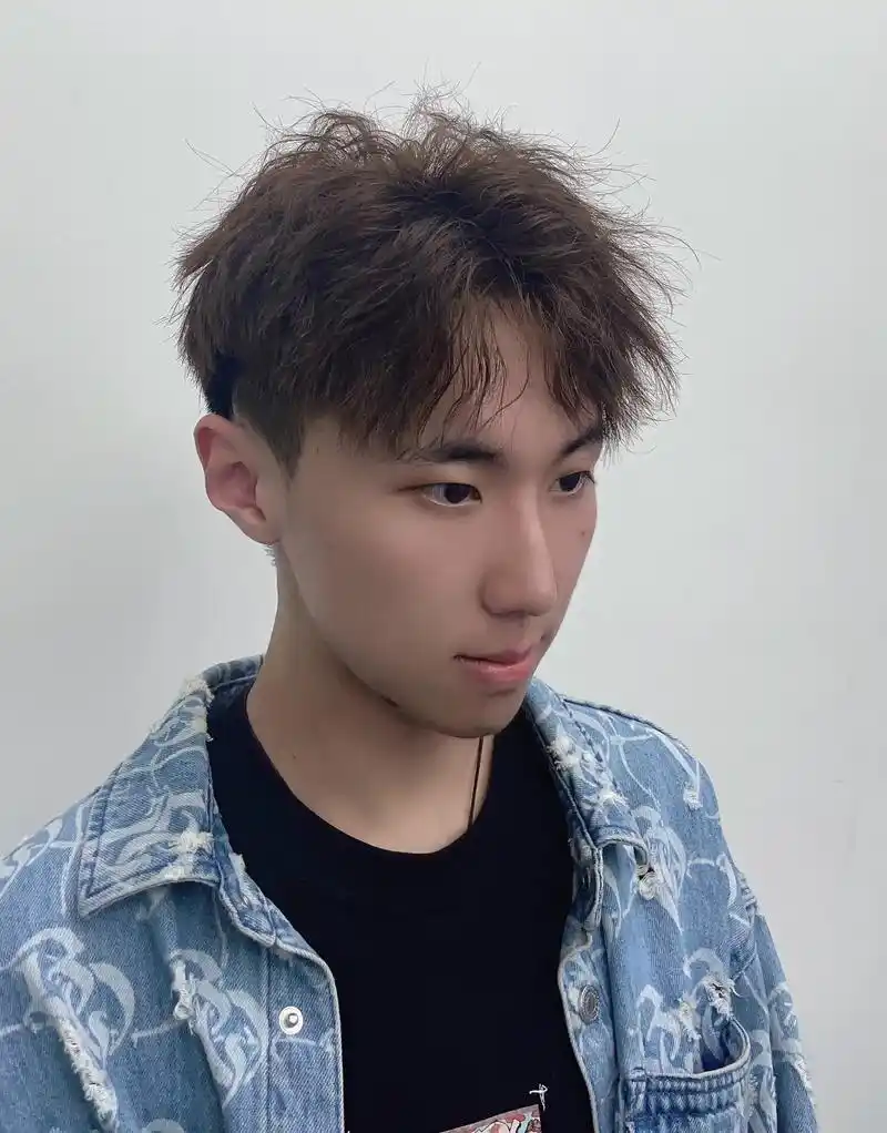 椰岛造型 #男生烫发发型推荐 #韩式微分#潮男改造 #真实 - 抖音