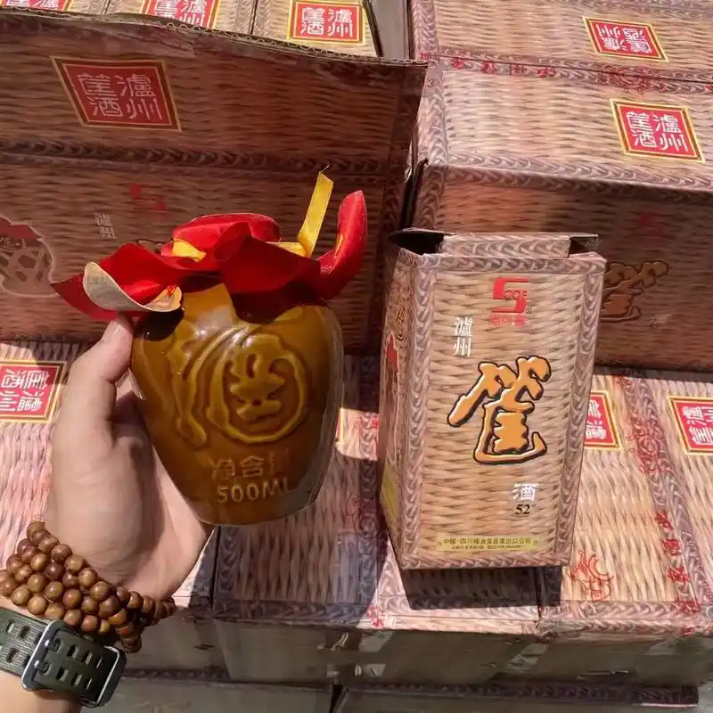 施可富泸州筐(2002年)浓香型#老白酒收藏馆  - 抖音