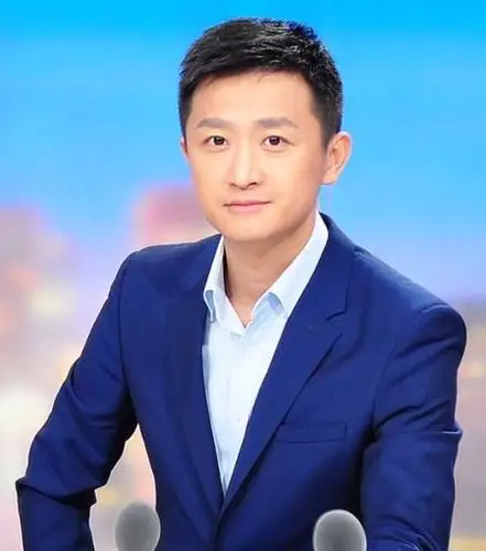 中央电视台财经频道主持人:周运