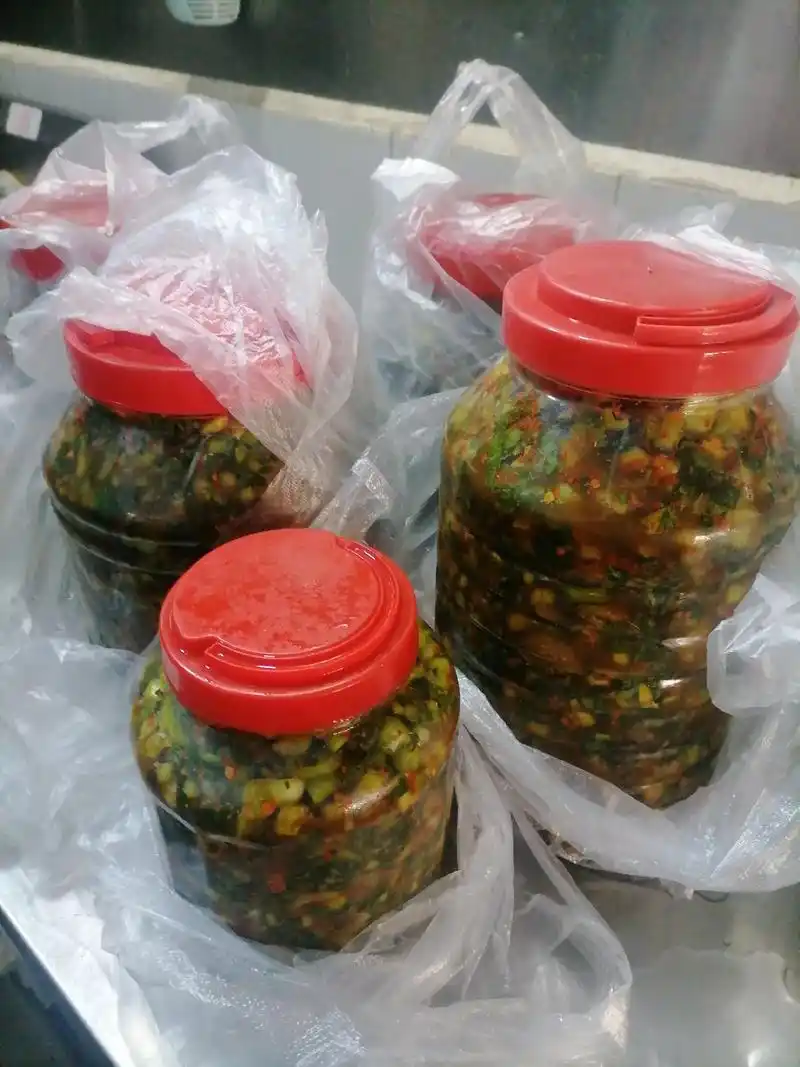 水腌菜的制作过程,菜是公婆老家种的,腌菜是老公腌的,我是打杂 - 抖音