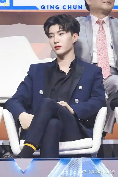 范丞丞有没有惊为天人的帅气壁纸和出圈神图? - 知乎