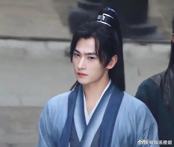 男演员古装扮相