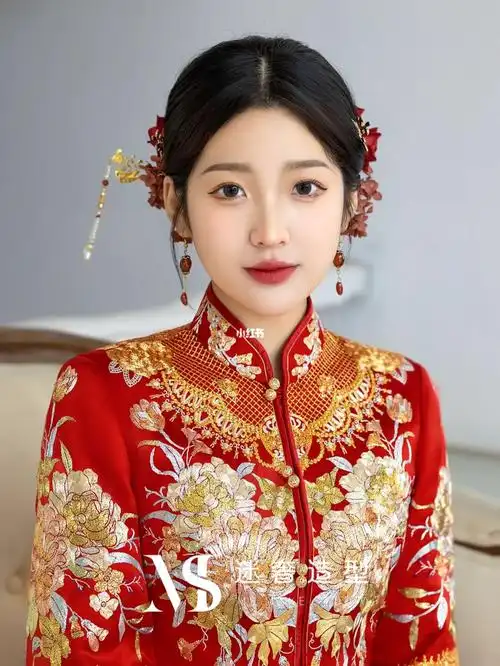 婚礼中式简约永生花秀禾服造型阜阳新娘跟妆