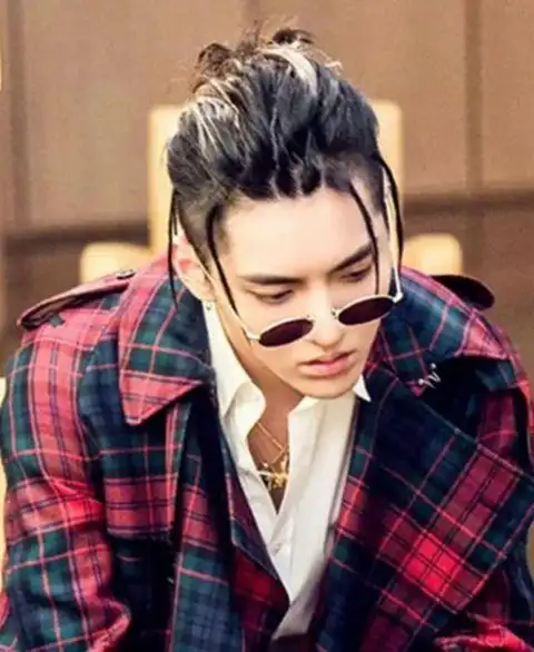 男明星留脏辫:吴亦凡嘻哈 千玺帅气 看到李现想脱粉