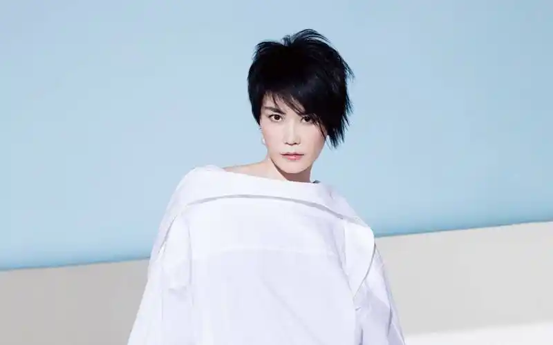 王菲有多潇洒?找男友不为女儿,分手了还可以和平相处_孩子_父亲_生活