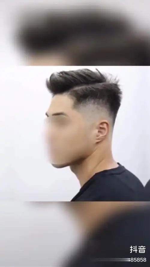 男士发型 夏天到了,首选男士三七分侧背,清爽干净帅气的型男发型solo