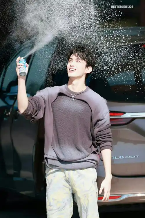 会下雪还会扫雪的老公一体机7615#吴磊赵今麦hi6上班路透图##吴磊