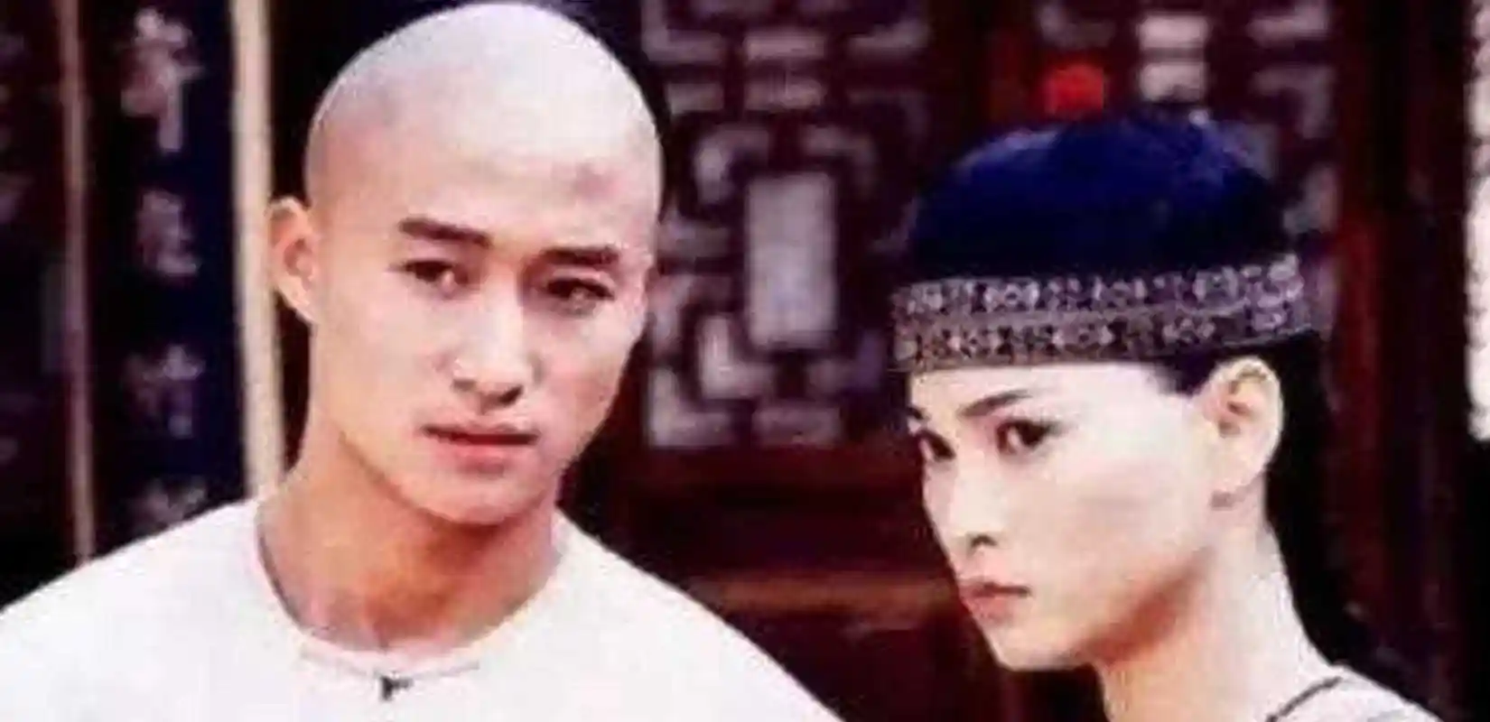 在拍摄电视剧《太极宗师》的时候,24岁的吴京不可救药地爱上了27岁的