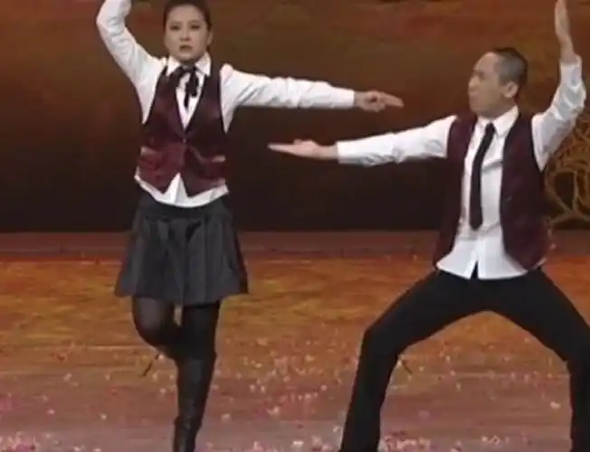 第一次上春晚的贾玲#贾玲第一次上春晚是2010年,时隔14年减重10斤