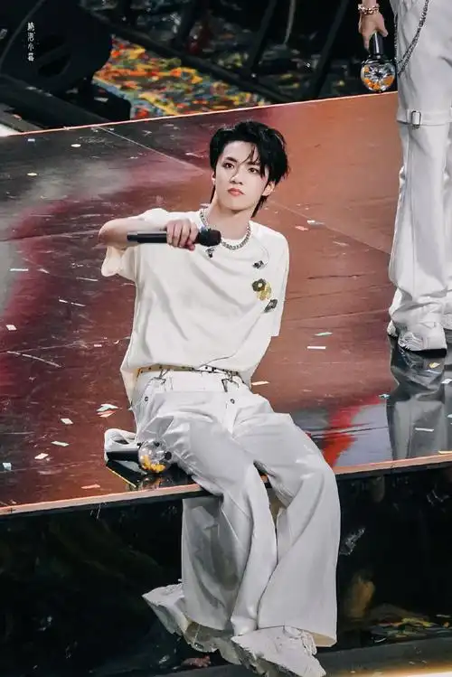 刘耀文叁重楼暨出道四周年演唱会##刘耀文feel me直拍