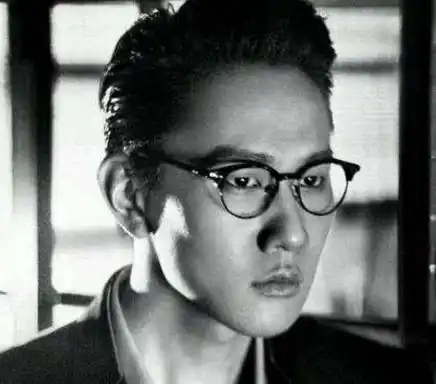 偏爱刘海发型的林俊杰,当他梳起刘海的时候,网友:还是放下吧_田馥甄