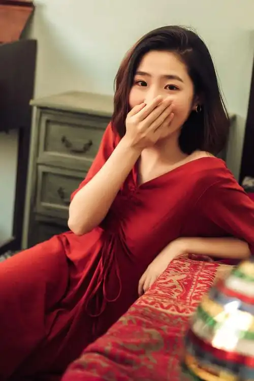 长沙摄影师阿乐的写真摄影作品《复古小清新淡雅》