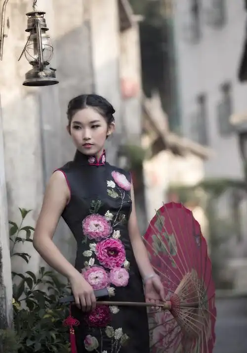 入手6d甘坑客家小镇旗袍人像