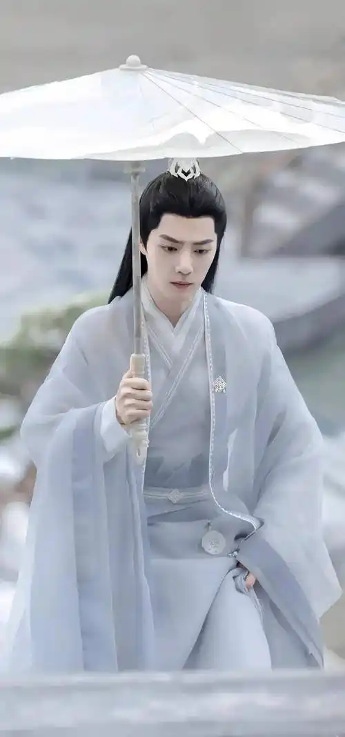 肖战时影玉骨遥#的古装神颜,《玉骨遥》预告中就已经有了惊鸿一瞥的