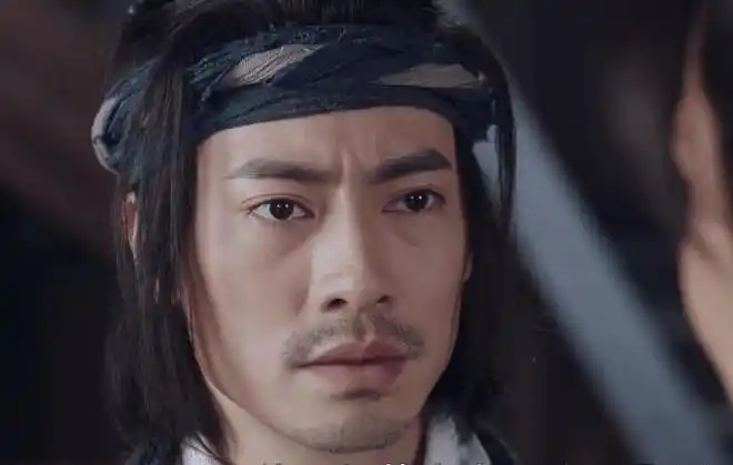 还记得《花千骨》的单春秋吗?赵丽颖在哪他在哪,一出场就被认出